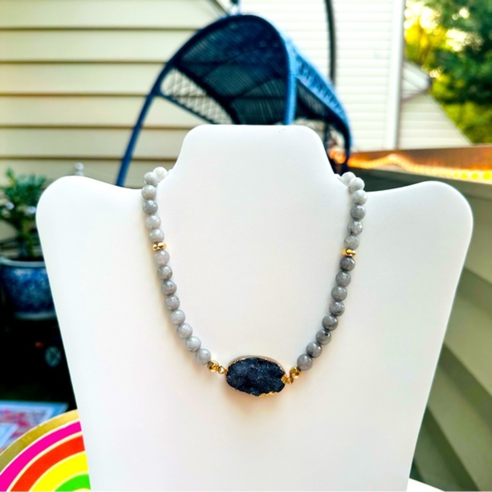 Geode and labradorite choker